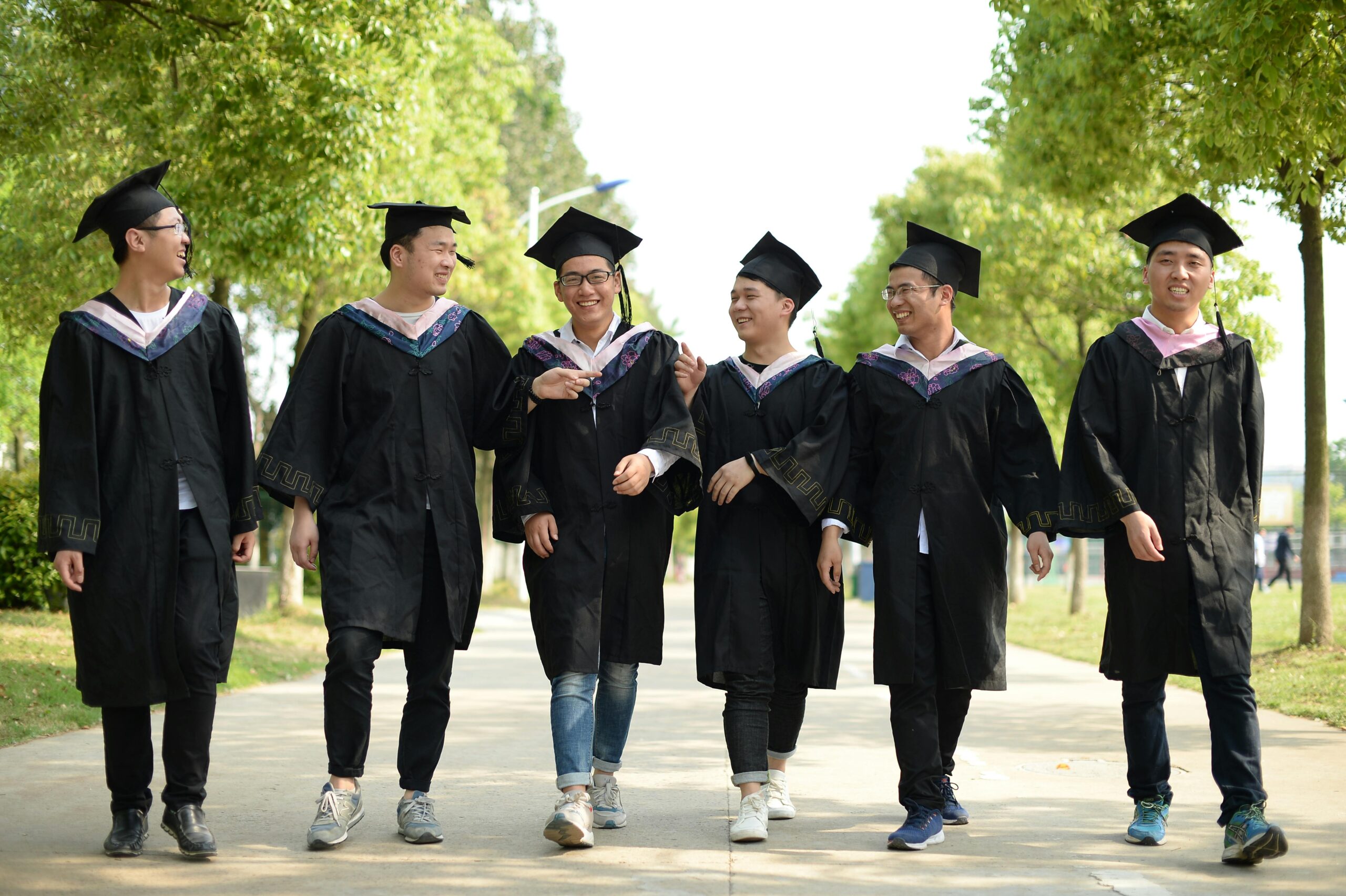 Business Careers at the London School of Economics: Is It Worth Investing in Your Future?